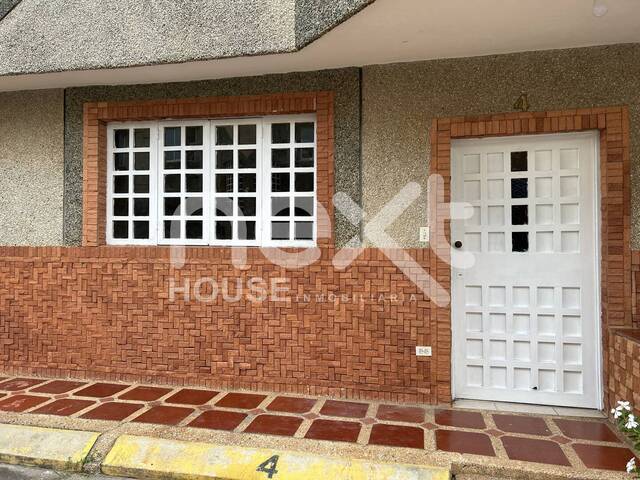 #137 - TOWNHOUSE para Venta en Ciudad Ojeda - V - 1