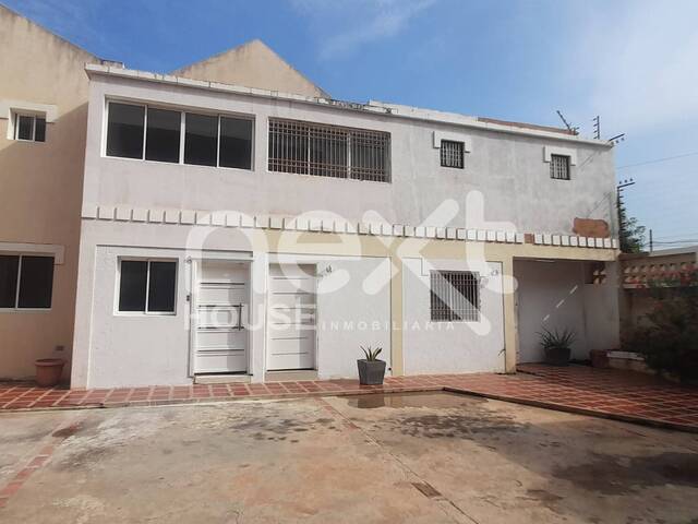 #847 - TOWNHOUSE para Alquiler en Maracaibo - V - 1