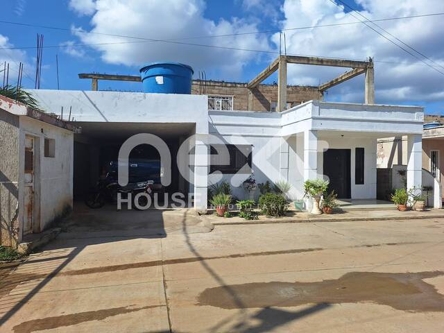 #1504 - TOWNHOUSE para Venta en Cabimas - V - 2