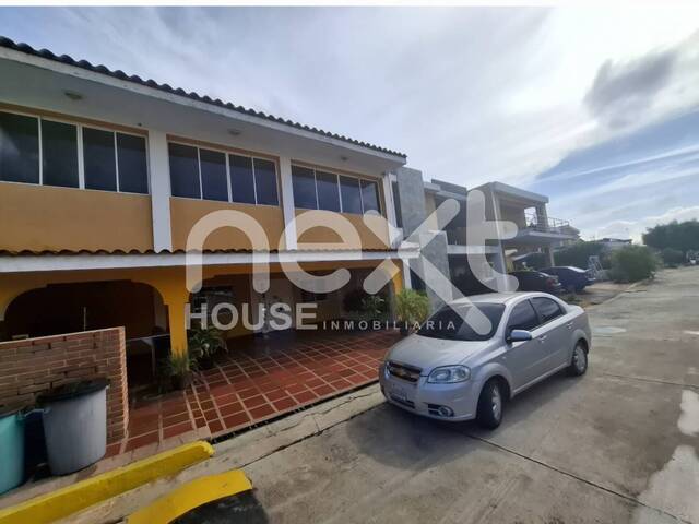 #1526 - TOWNHOUSE para Alquiler en Maracaibo - V